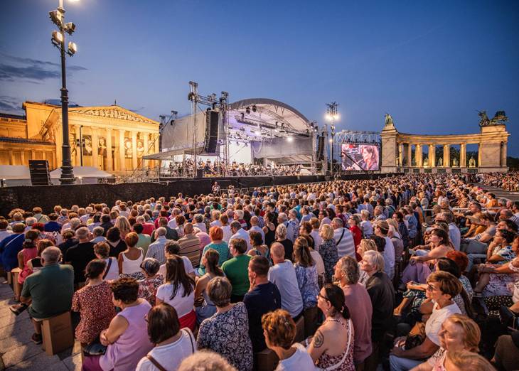 A BFZ és Fisher Iván újra a Hősök terén - ingyenes koncert felnőtteknek és gyerekeknek