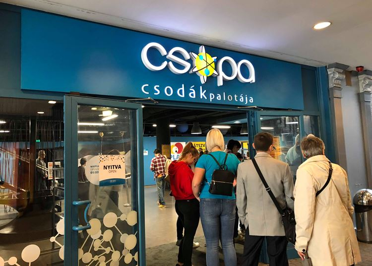 ELMARAD - A gondolkodás forradalma bemutató a Csodák Palotájában
