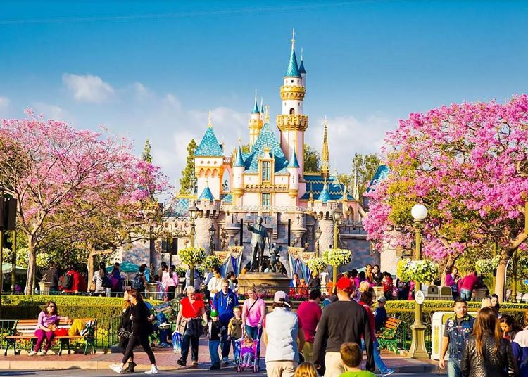 360 fokos program otthonra: nézzen körül a Disney-élményparkokban a gépe előtt ülve