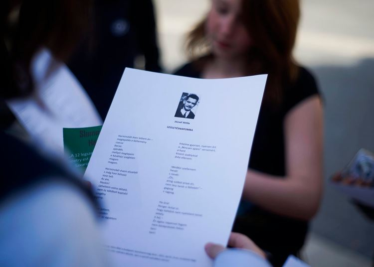 A járványról vagy az összetartozásról szóló versekkel is lehet jelentkezni a Nemzeti VERSenyre