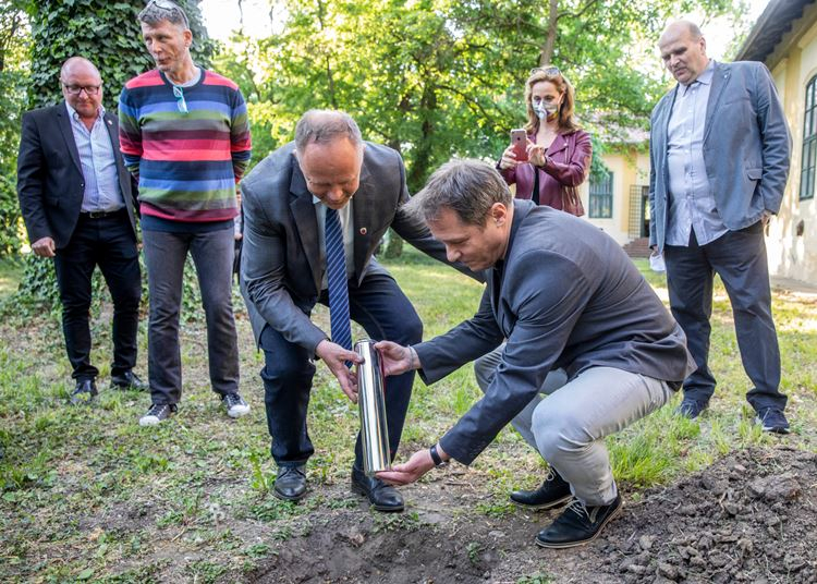Elkezdődött az Őze Lajos Emlékház kialakítása Szentesen