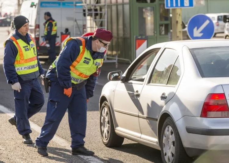 Örülhetnek az ingázók: újabb határátkelő nyílt meg a személyforgalom előtt