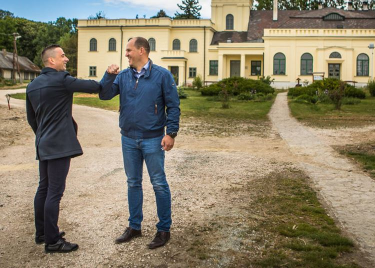 Látogató- és konferencia-központot álmodtak a csetényi kastélyba