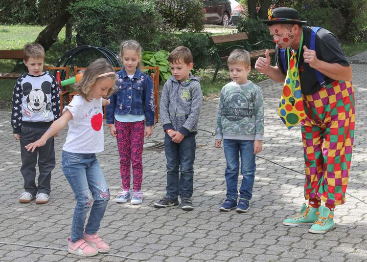 A Kabóca Bábszínház színt hozott a családok életébe