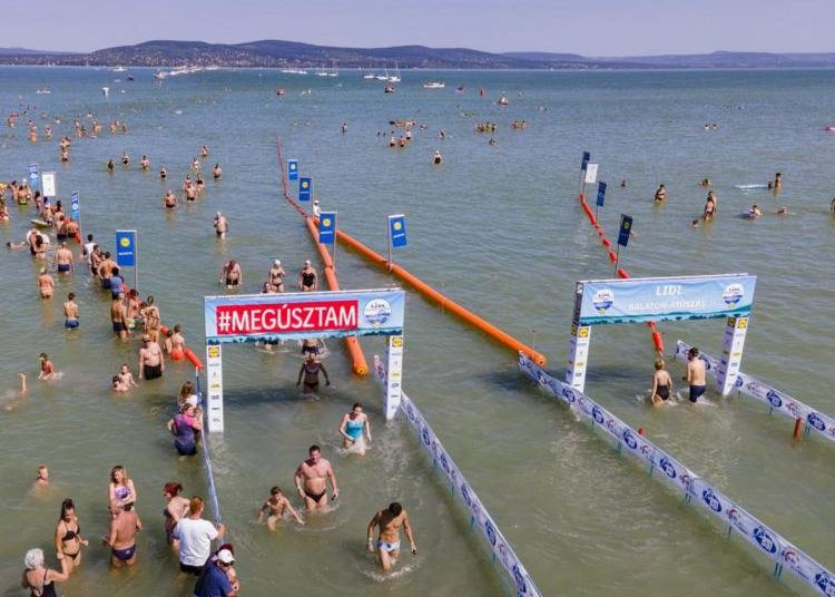 Későbbi időpontban rendezik meg a szokottnál az idei Balaton-átúszást