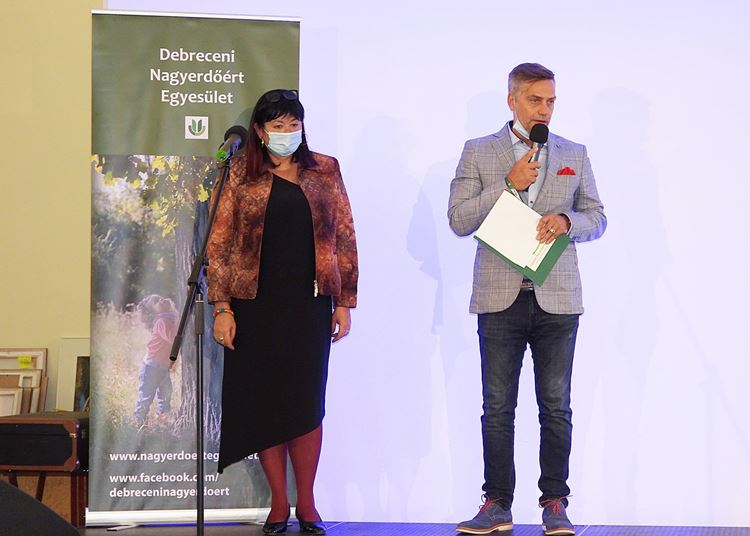 Halász Juditék várják gyerekek meséit, verseit és prózáit