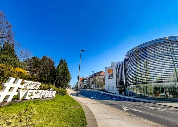 Koncerttel tisztelegnek az egészségügyi dolgozók előtt Veszprémben
