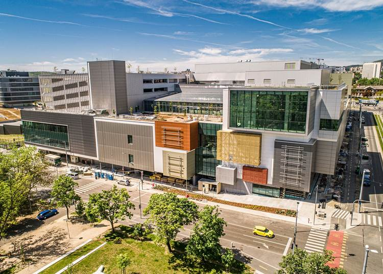 Megnyílt az Etele Plaza