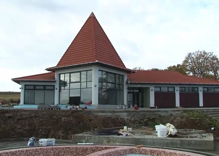 Új fürdő épül a Hegyközszentmiklósi Gyógyfürdő mellé