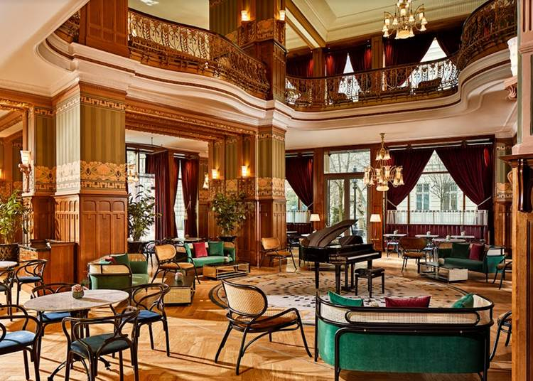 Visszanyerte eredeti pompáját a Ferenciek terén álló Matild Café & Cabaret
