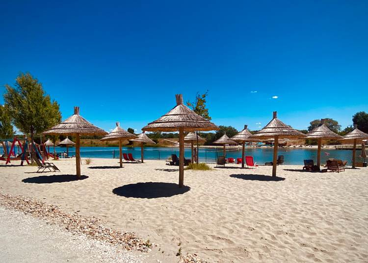 Itt a strandszezon, nyit a Lupa