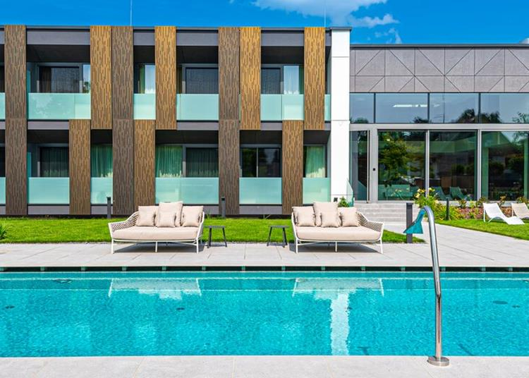 Egy szelet Maldív-szigetek a Balatonnál – Megnyílt a siófoki Reed Luxury Hotel & Bistro