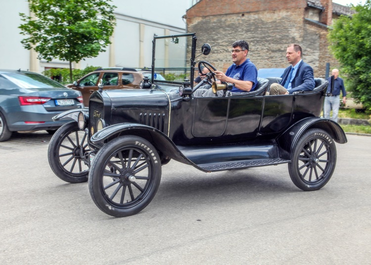 Új kiállítóközpont őrzi a Ford T-modell magyar tervezőjének emlékét Makón
