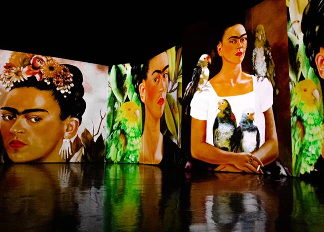 Meghosszabbított nyitvatartás: Frida Kahlo immerzív kiállítás 2025. december 7-ig