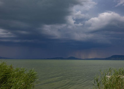 Hatalmas fenevadat húztak ki a Balatonból – kép