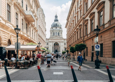 A védettek számára jövő héttől nyitnak a szállodák, éttermek, fürdők, múzeumok