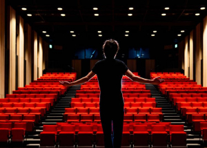 Koronavírus - Színházi előadások és koncertek is követhetők online