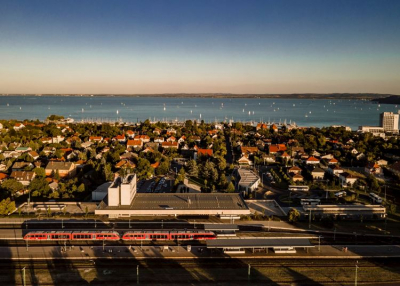 Két héttel meghosszabbítja balatoni menetrendjét a MÁV-Start