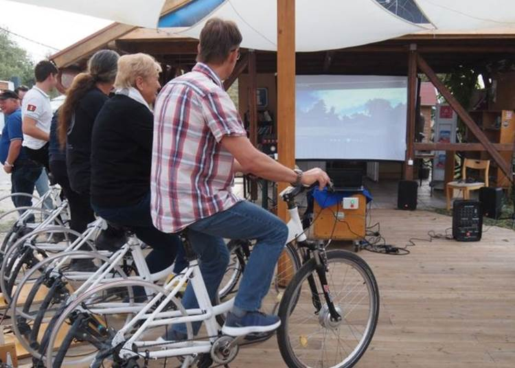 Magyarország első bringamoziját a nézők biciklizéssel működtetik