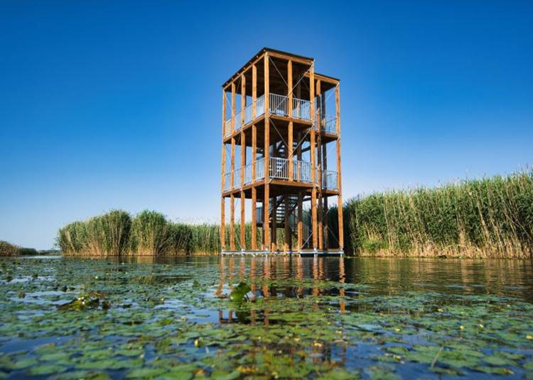 Újabb vízi kilátóval gazdagodott a Tisza-tó
