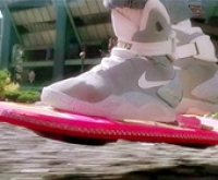 Használat közben Marty McFly önbekötős cipője