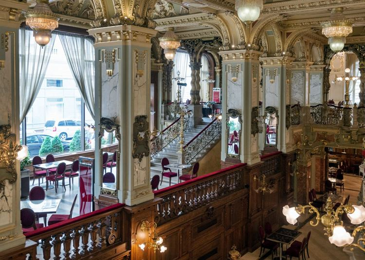 Budapest legendás kávéházai ma is lenyűgözőek – képek
