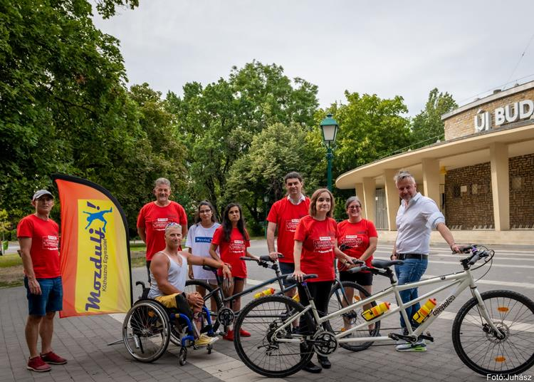 Retro hangulatú tandemtúra a Balaton körül