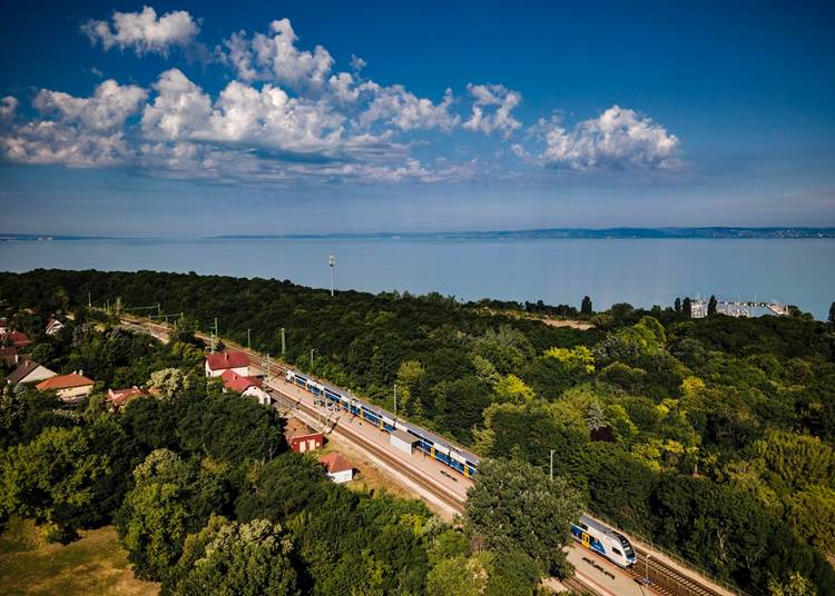 Új vonatjárat közlekedik vasárnaponként Fonyód és Budapest között