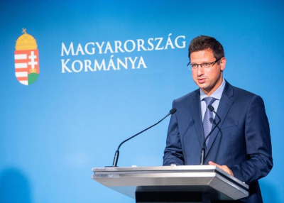 Gulyás Gergely: megszűnik a kötelező maszkhasználat 5,5 millió beoltott elérése esetén