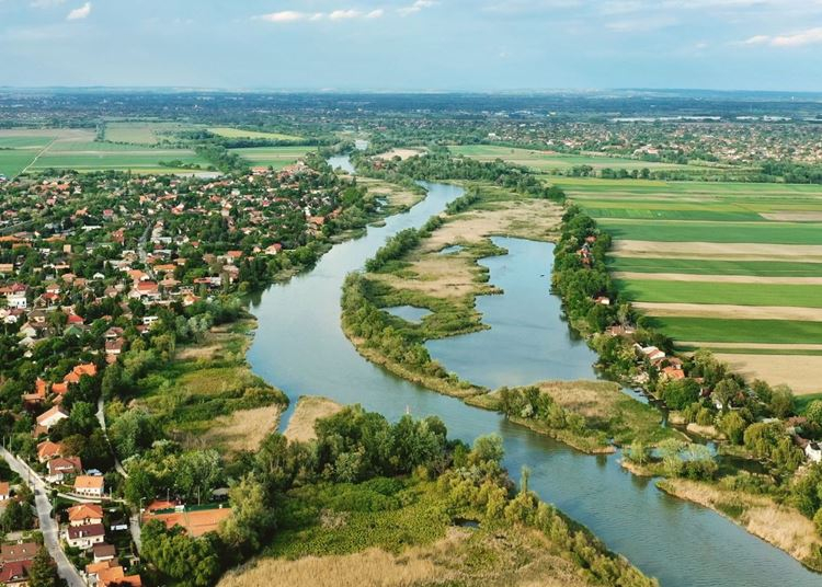 Vízi túrák, sétahajózás, katamarán a Ráckevei Duna-ágon
