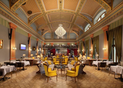 Újranyitott a sky bar Budapest lebegő oázisában