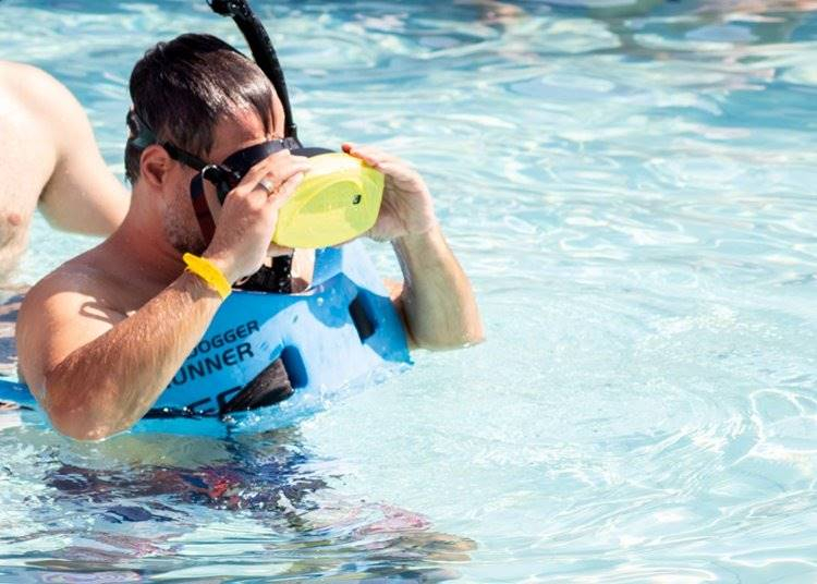 Virtuális valóság a makói Hagymatikum medencéiben