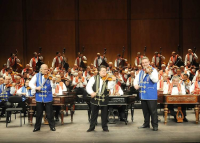 Januárban a Papp László Sportarénában koncertezik a 100 Tagú Cigányzenekar