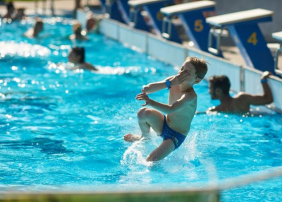 Szakmai állásfoglalás: korai még kinyitni a fürdőket!