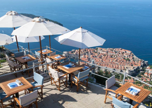 Kinyitottak Horvátországban a vendéglátóhelyek teraszai