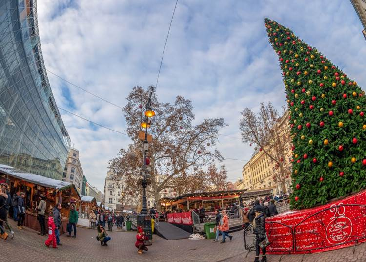 Pénteken új néven nyit a Vörösmarty téri karácsonyi vásár
