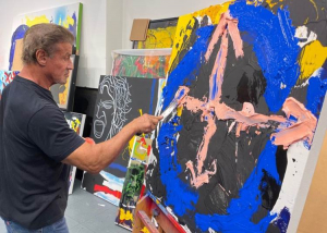 A hatvanas évek óta festő Sylvester Stallone munkáiból nyílt kiállítás Németországban
