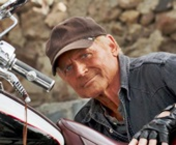 Titokban jótékonykodott Magyarországon Terence Hill