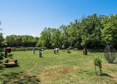 Szoborpark, Magazinnal