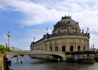 Fokozatosan nyílnak meg Berlin világhírű múzeumai