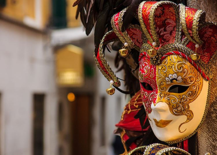 Megszakítják a velencei karnevált, vesztegzár két olasz tartományban