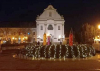 Ünnepi köntösben Vác főtere