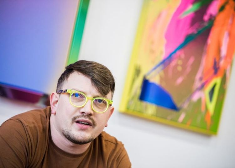Két egyetemet otthagyva lett elismert festő Nemes Márton: a képei már milliókat érnek