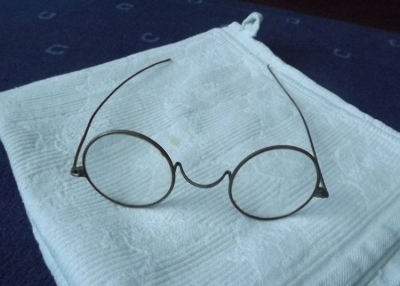 Hozza be régi szemüvegét és nyerjen színházjegyet!