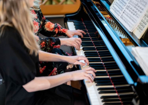 ZeneVarázslat: már gyerekek és szüleik is együtt zongorázhatnak a színpadon
