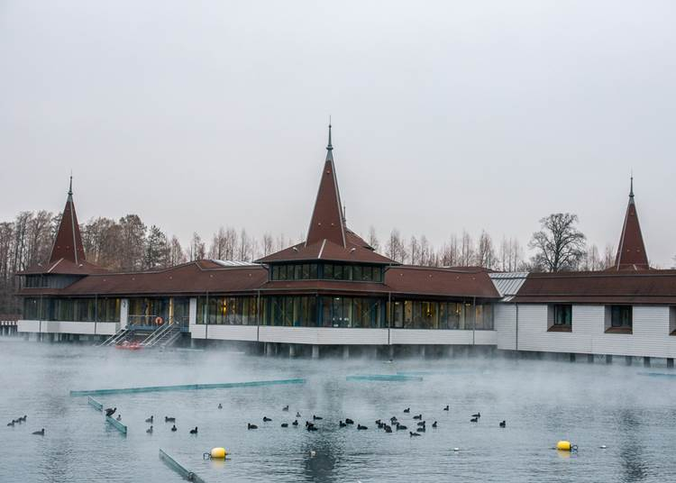 Itt csobbanhatunk a mínuszokban a Balatonnál – Télen is nyitva tartó gyógyfürdők