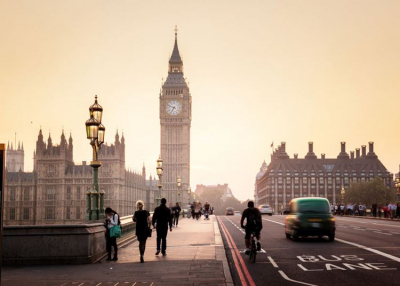 Hétfőtől pénzbírság vár a Nagy-Britanniából szabadidős céllal kiutazókra