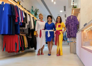 Itt az első olyan tervezői ruhaüzlet, ahol alacsony nők is vásárolhatnak