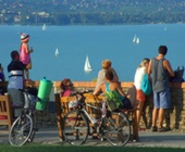 Balaton: 26 turizmusfejlesztési projekt 33 milliárdból