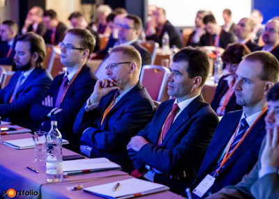 Jönnek a véleményvezérek! A Portfolio online konferenciái nem állnak le